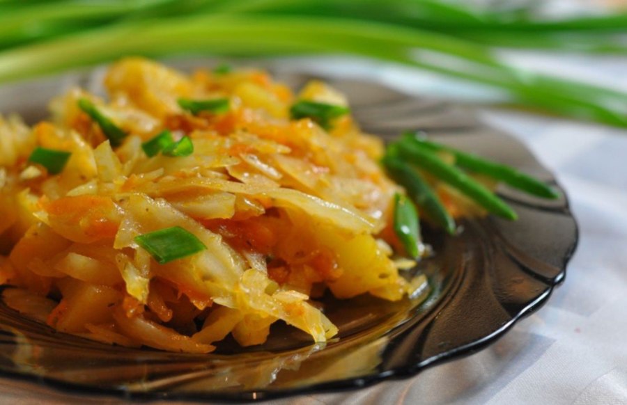 Картошка с капустой и мясом