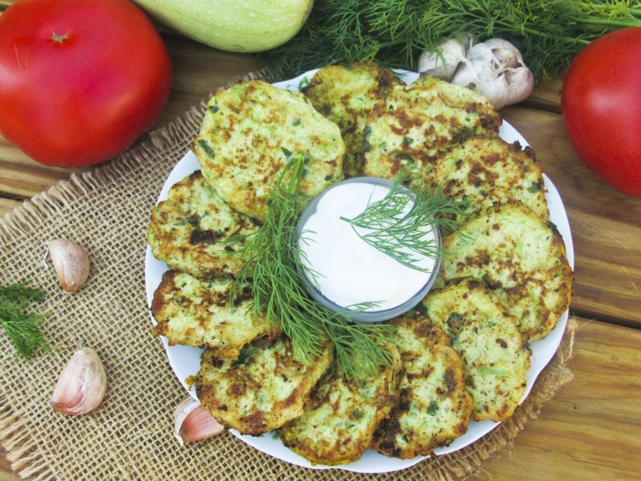 Оладьи из куриного фарша и кабачков