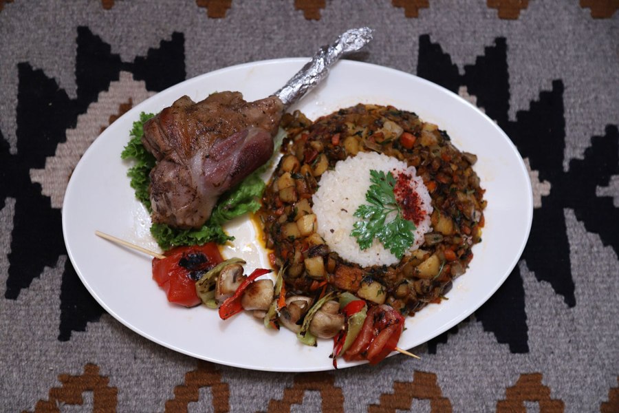 Жареная курица с гранатом