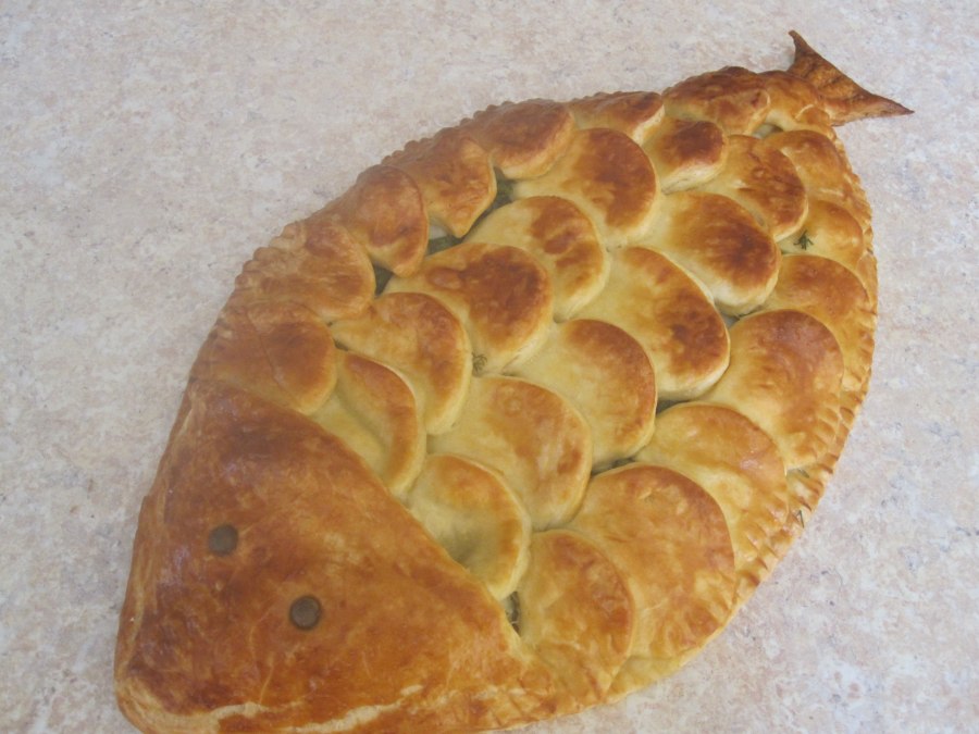 Красивый рыбный пирог