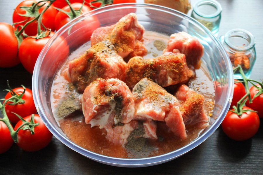 Маринад для шашлыка с томатным соком и соевым соусом
