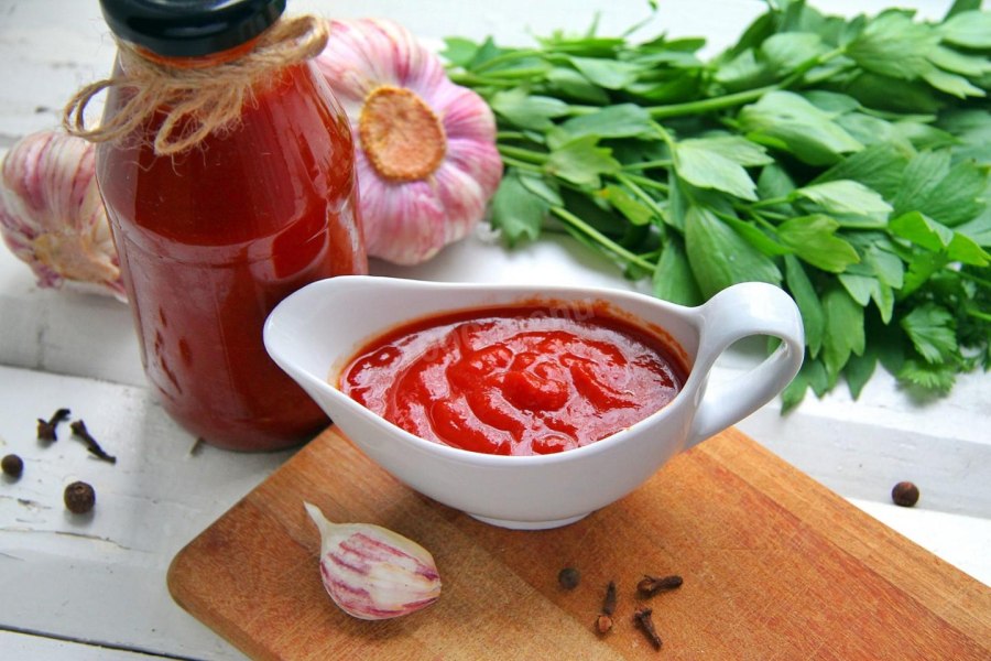 Салат с гранатом и красным луком