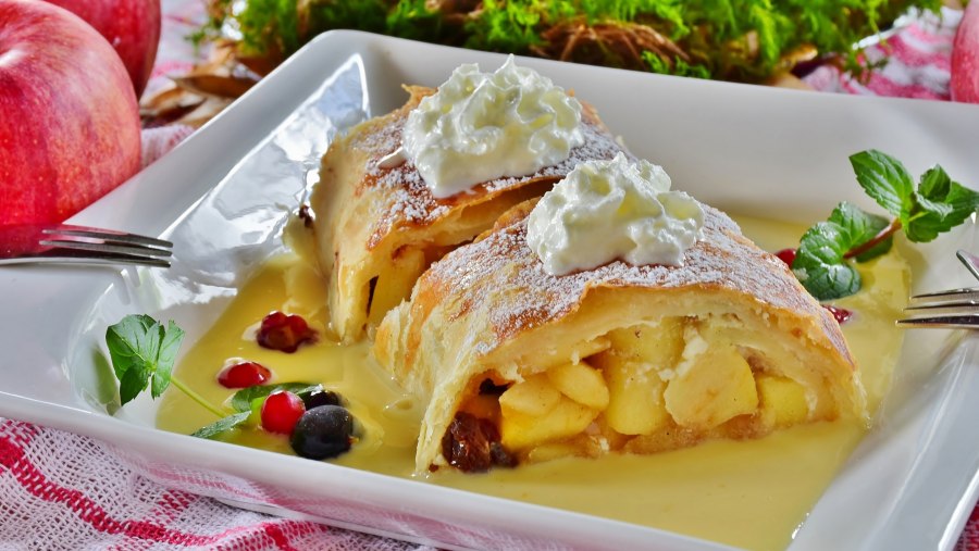 Штрудель домашний с яблоками