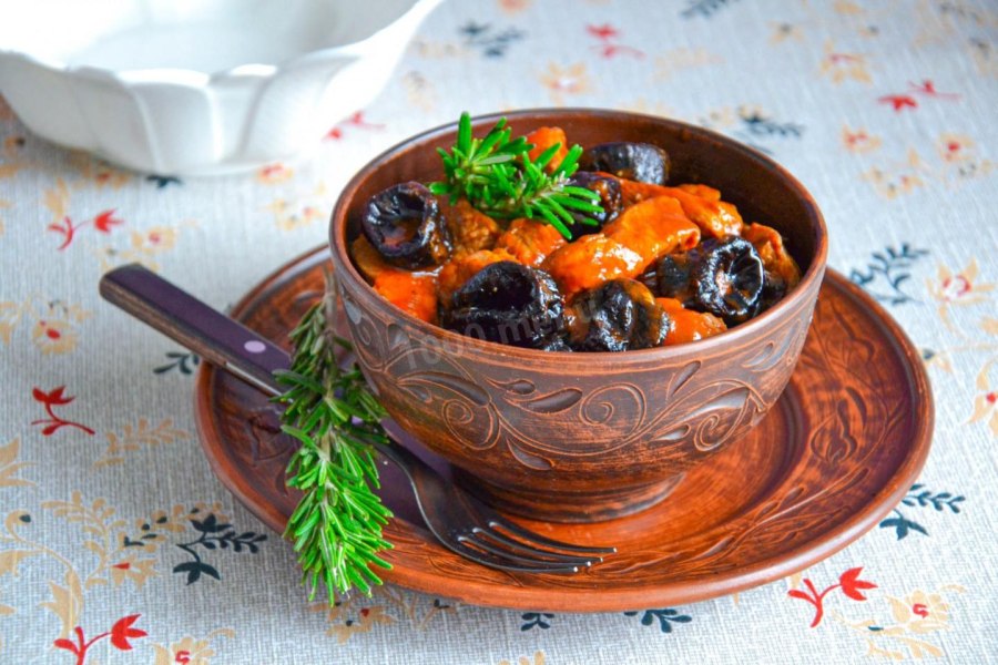 Салат из моркови с изюмом