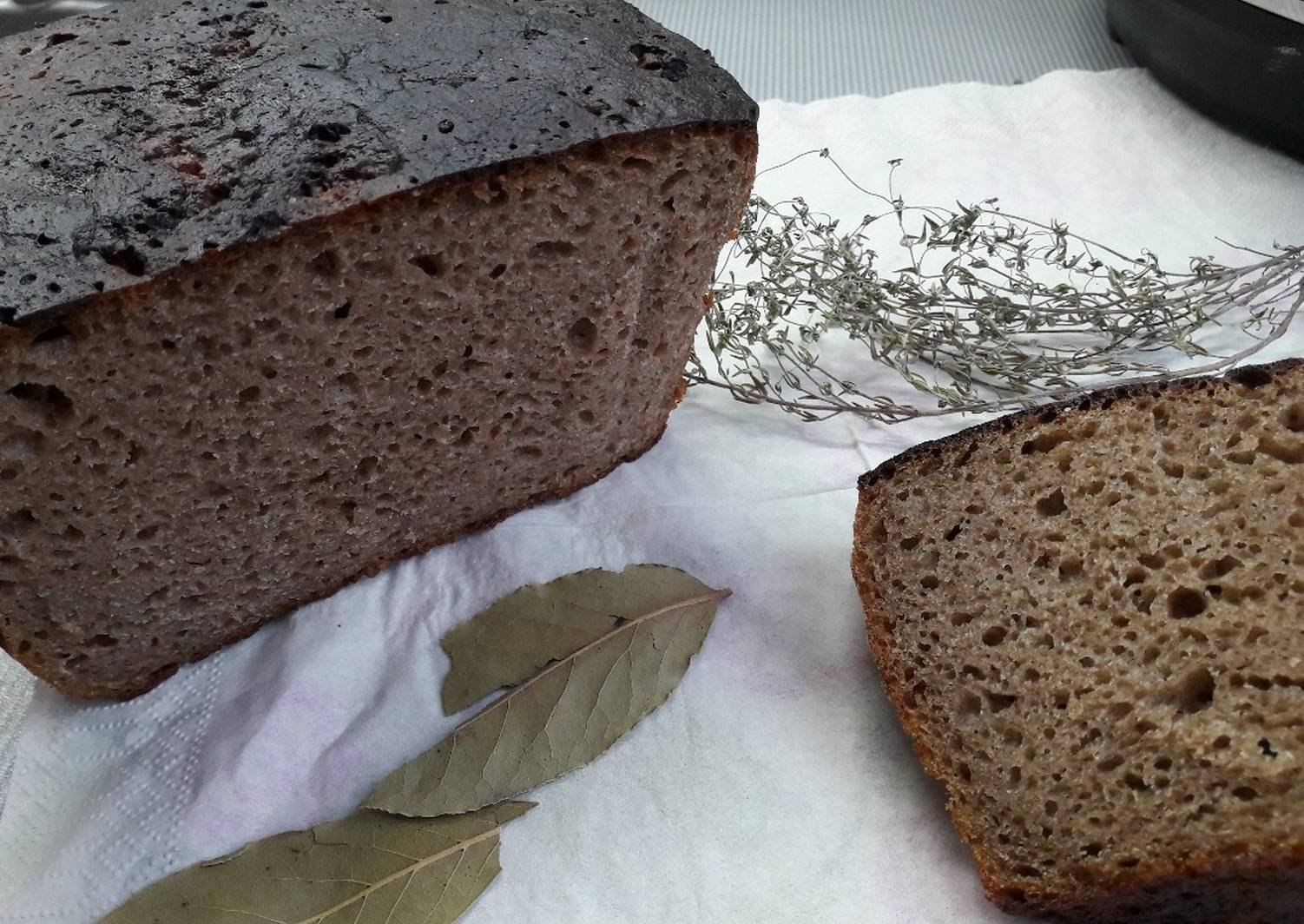 Хлеб на закваске рецепт с фото. Хлеб хмелевой бездрожжевой. Буханка хлеб ржаной бездрожжевой. 100 Ржаной хлеб на закваске. Бездрожжевой хлеб на закваске.