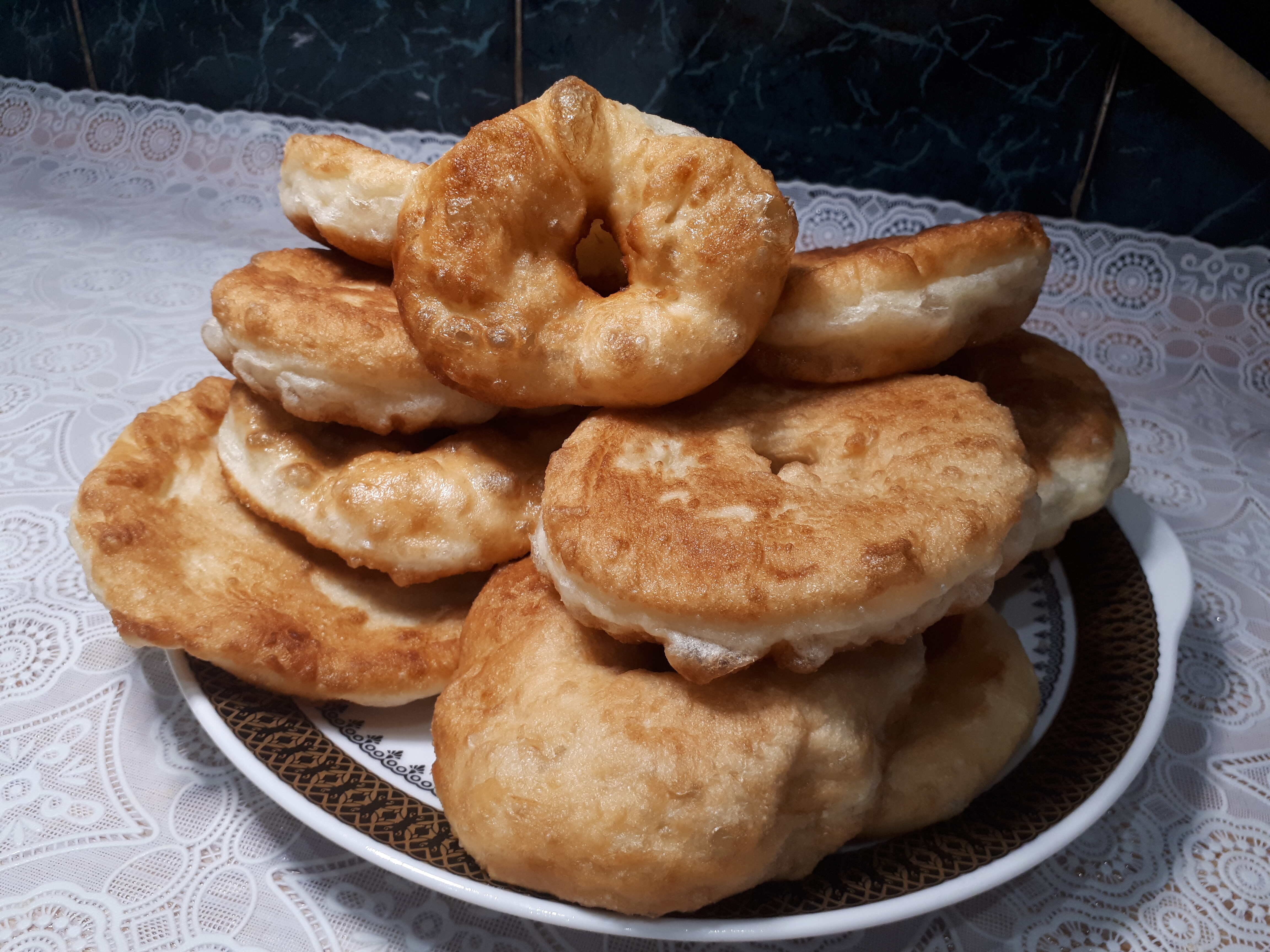 Пышки разговорами. Пышки на воде. Рецепт пышек на воде. Сделать пышки на воде.