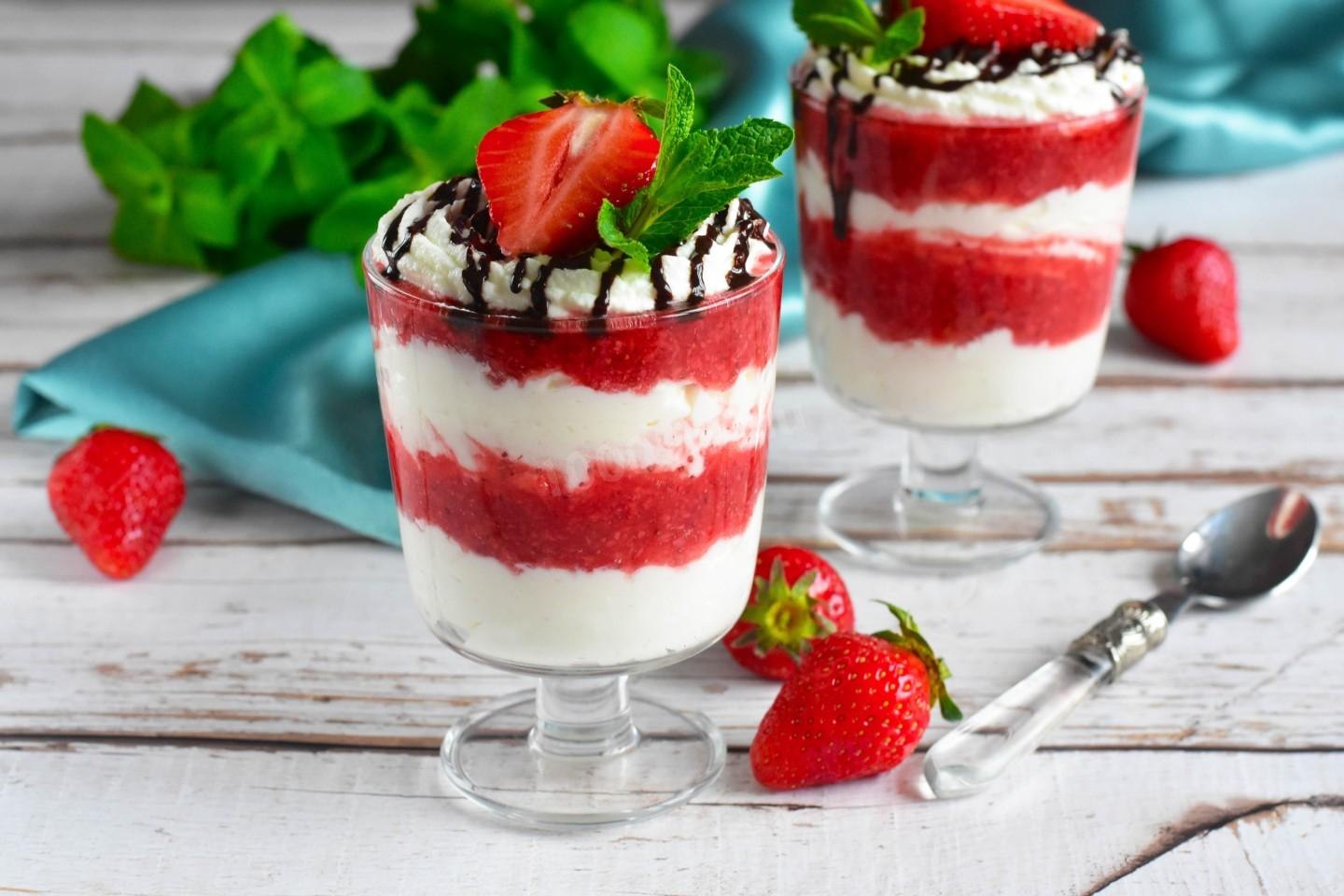 Strawberry trifle paula deen