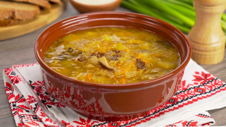 Щи зелёные с грибами