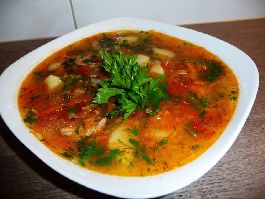 Щи с квашеной капустой в горшочке
