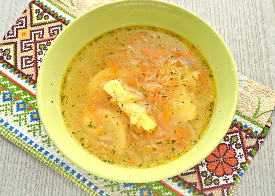 Щи из квашеной капусты со свининой