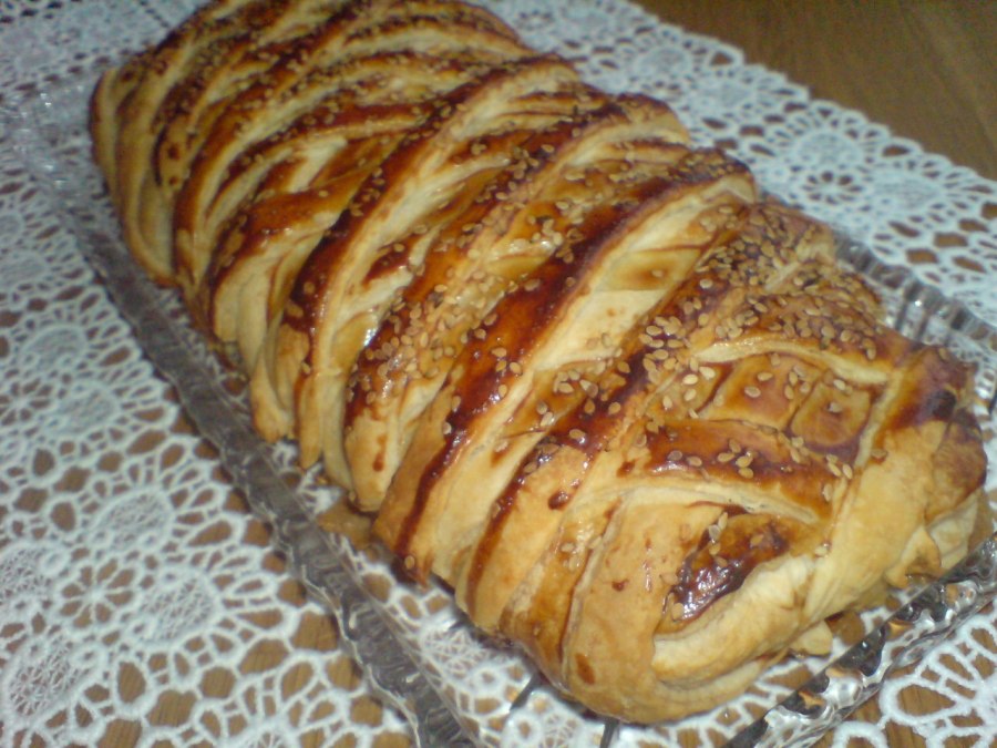 Мясной рулет из фарша